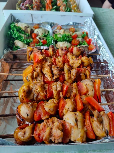 Шашлычки с овощами из куриного бедра