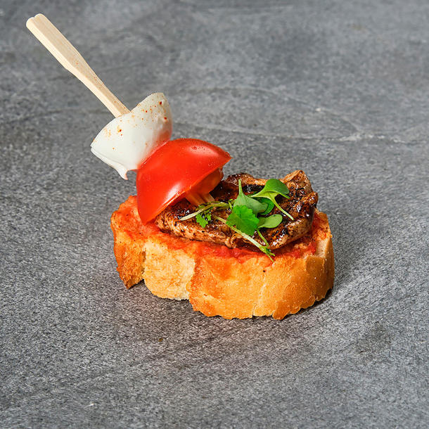 Кростини с куриным филе Кростини с куриным филе