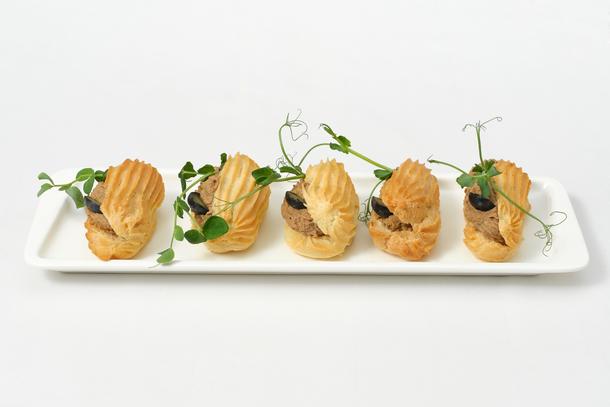 Профитроль с утиным паштетом