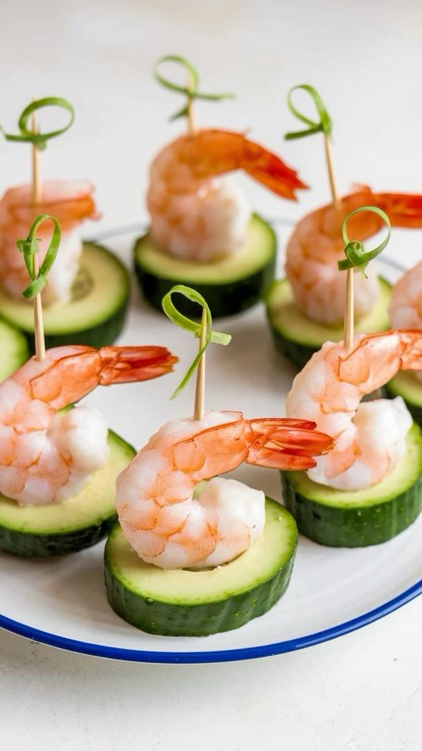 Тигровая креветка на огурце