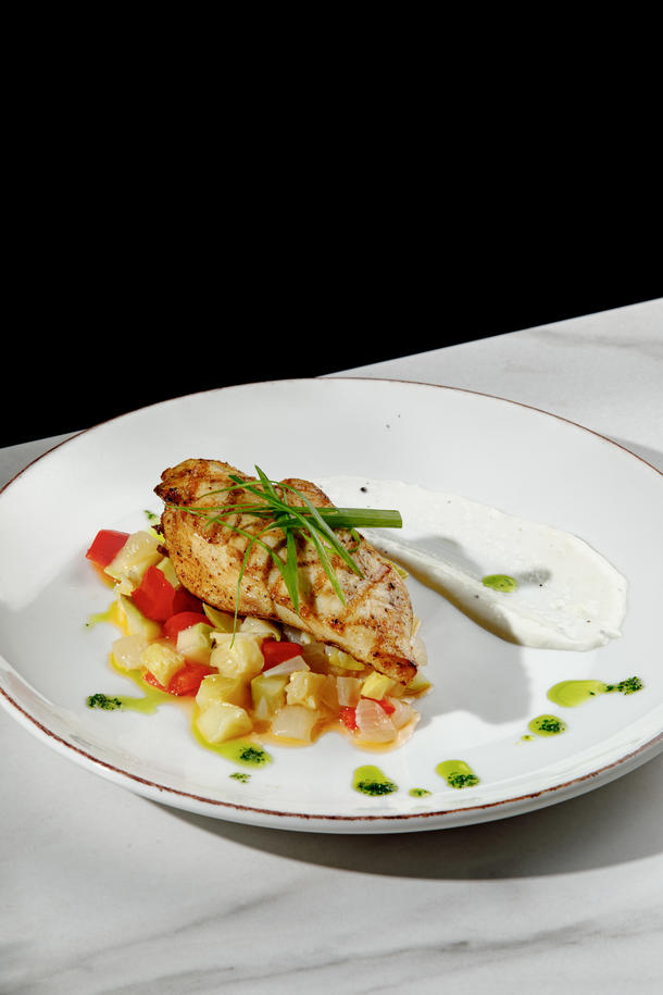 Филе цыпленка с соте из овощей