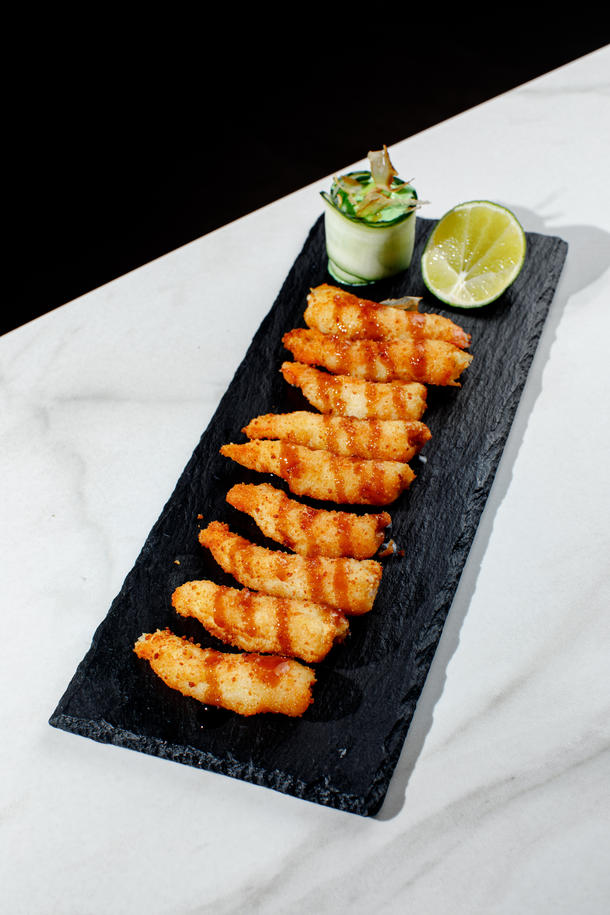 Креветка темпура с соусом карри-лайм
