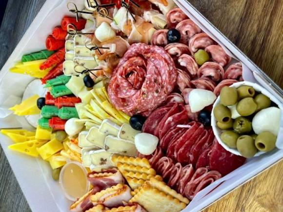 Праздничный банкетный сет на 35-40 персон в Барнауле