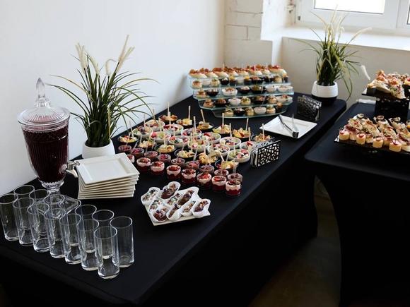 Премиальный фуршет с обслуживанием на 30 персон в Барнауле