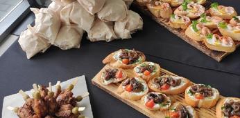 Фуршетный сет "Ассорти" с горячим на 13-15 персон