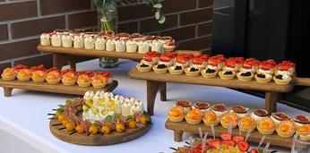 Фуршетный сет стандарт с горячими закусками на 11-12 персон