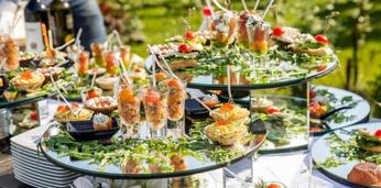 Фуршетное меню с горячими закусками люкс на 15 персон