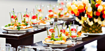 Недорогой фуршет с обслуживанием на 30 персон