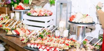 Фуршет стандарт с горячими закусками и обслуживанием на 30 персон