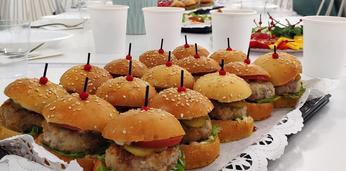 Фуршетное меню с бургерами на 10 персон