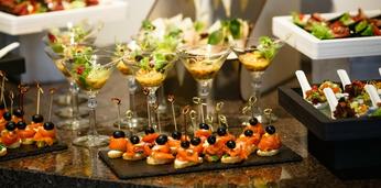 Аппетитный фуршетный сет на 8-10 персон